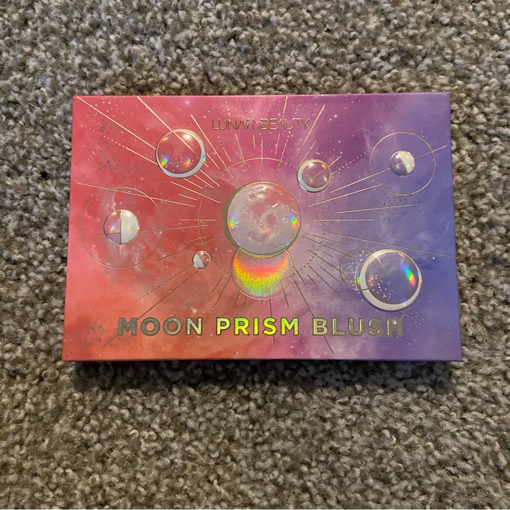 Moon Prism Blush Palette